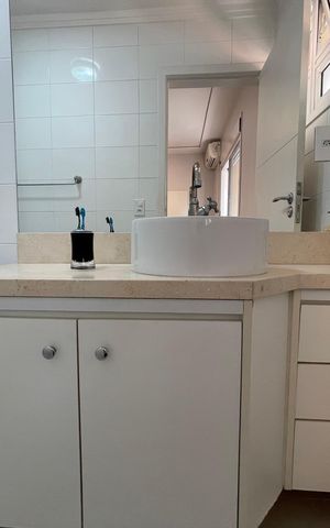 Casa à venda com 171m², 4 quartos e 2 vagas Casa à venda com 171m², 4 quartos e 2 vagasBanheiro 2
