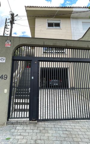 Casa à venda com 171m², 4 quartos e 2 vagas Casa à venda com 171m², 4 quartos e 2 vagasGaragem
