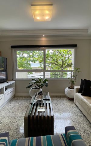 Casa à venda com 171m², 4 quartos e 2 vagas Casa à venda com 171m², 4 quartos e 2 vagasSala