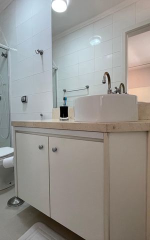 Casa à venda com 171m², 4 quartos e 2 vagas Casa à venda com 171m², 4 quartos e 2 vagasBanheiro 2