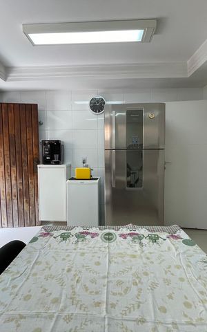 Casa à venda com 171m², 4 quartos e 2 vagas Casa à venda com 171m², 4 quartos e 2 vagasCozinha