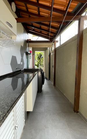 Casa à venda com 171m², 4 quartos e 2 vagas Casa à venda com 171m², 4 quartos e 2 vagasÁrea de Serviço
