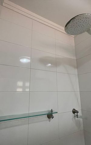 Casa à venda com 171m², 4 quartos e 2 vagas Casa à venda com 171m², 4 quartos e 2 vagasBanheiro 2