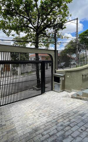 Casa à venda com 171m², 4 quartos e 2 vagas Casa à venda com 171m², 4 quartos e 2 vagasGaragem