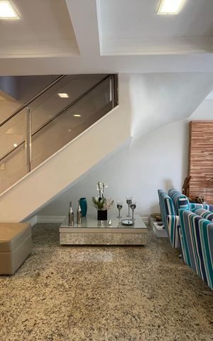 Casa à venda com 171m², 4 quartos e 2 vagas Casa à venda com 171m², 4 quartos e 2 vagasSala