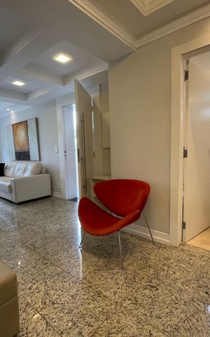 Casa à venda com 171m², 4 quartos e 2 vagas Casa à venda com 171m², 4 quartos e 2 vagasSala
