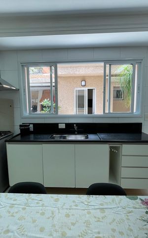 Casa à venda com 171m², 4 quartos e 2 vagas Casa à venda com 171m², 4 quartos e 2 vagasCozinha