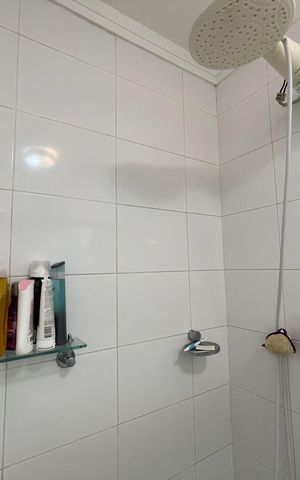 Casa à venda com 171m², 4 quartos e 2 vagas Casa à venda com 171m², 4 quartos e 2 vagasBanheiro 1