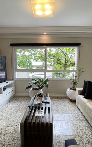 Casa à venda com 171m², 4 quartos e 2 vagas Casa à venda com 171m², 4 quartos e 2 vagasSala