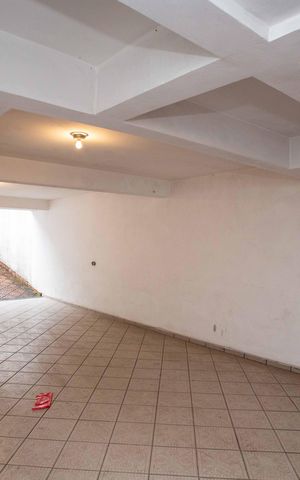 Casa para alugar com 319m², 6 quartos e 1 vagaGaragem