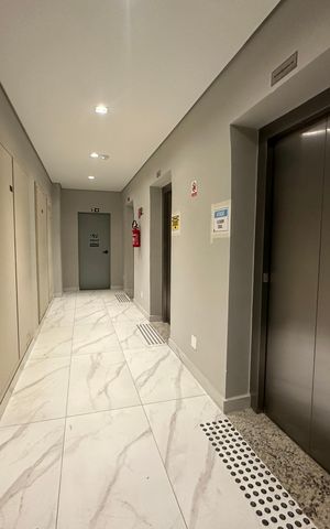 Apartamento à venda com 120m², 3 quartos e 2 vagas Apartamento à venda com 120m², 3 quartos e 2 vagasHall de entrada
