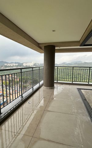 Apartamento à venda com 120m², 3 quartos e 2 vagas Apartamento à venda com 120m², 3 quartos e 2 vagasVaranda