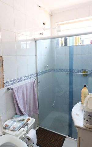 Casa à venda com 96m², 2 quartos e 2 vagasBanheiro