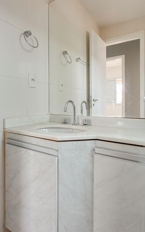 Apartamento à venda com 100m², 2 quartos e 1 vaga Apartamento à venda com 100m², 2 quartos e 1 vagaBanheiro Social