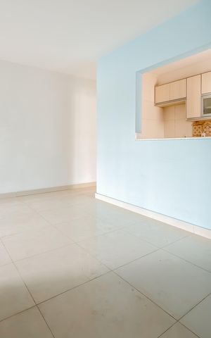 Apartamento à venda com 100m², 2 quartos e 1 vaga Apartamento à venda com 100m², 2 quartos e 1 vagaSala