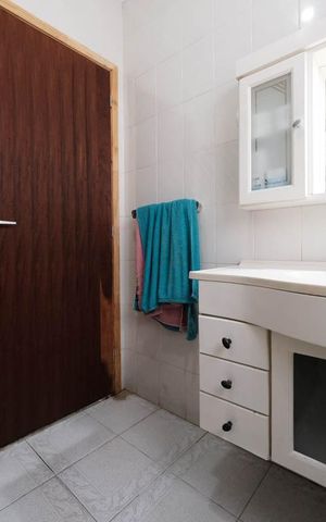 Casa à venda com 146m², 3 quartos e 2 vagasBanheiro 1