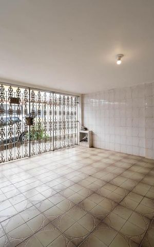 Casa à venda com 146m², 3 quartos e 2 vagasGaragem
