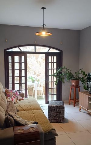 Casa à venda com 175m², 3 quartos e 2 vagas