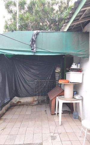 Casa à venda com 72m², 1 quarto e sem vagaQuintal