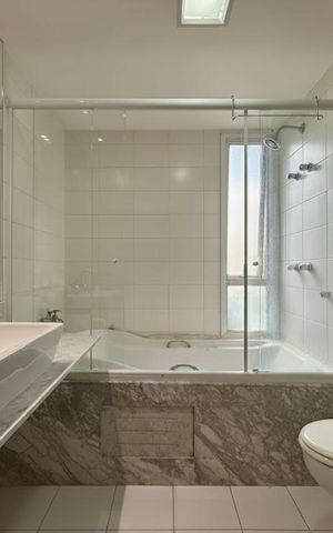 Apartamento para alugar com 180m², 3 quartos e 3 vagas Apartamento para alugar com 180m², 3 quartos e 3 vagasBanheiro Suíte 2