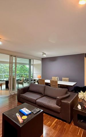 Apartamento para alugar com 180m², 3 quartos e 3 vagas Apartamento para alugar com 180m², 3 quartos e 3 vagasSala