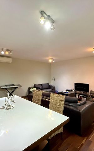 Apartamento para alugar com 180m², 3 quartos e 3 vagas Apartamento para alugar com 180m², 3 quartos e 3 vagasSala
