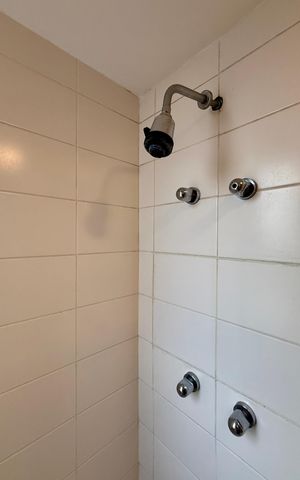 Apartamento para alugar com 180m², 3 quartos e 3 vagas Apartamento para alugar com 180m², 3 quartos e 3 vagasBanheiro Suíte 1