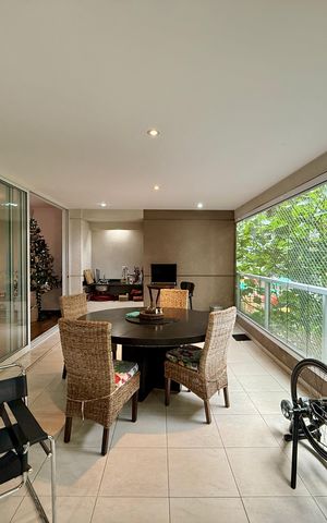 Apartamento para alugar com 180m², 3 quartos e 3 vagas Apartamento para alugar com 180m², 3 quartos e 3 vagasVaranda