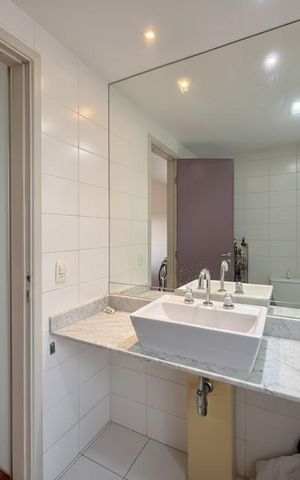 Apartamento para alugar com 180m², 3 quartos e 3 vagas Apartamento para alugar com 180m², 3 quartos e 3 vagasBanheiro Suíte 2