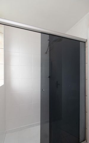 Apartamento à venda com 74m², 2 quartos e 1 vaga Apartamento à venda com 74m², 2 quartos e 1 vagaBanheiro