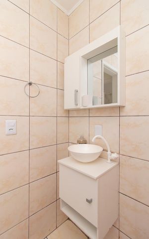 Apartamento à venda com 74m², 2 quartos e 1 vaga Apartamento à venda com 74m², 2 quartos e 1 vagaBanheiro