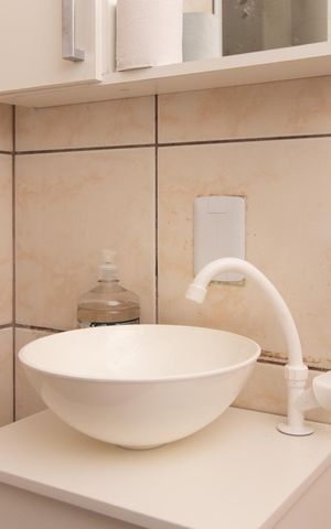 Apartamento à venda com 74m², 2 quartos e 1 vaga Apartamento à venda com 74m², 2 quartos e 1 vagaBanheiro