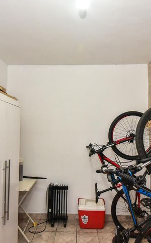 Casa à venda com 200m², 3 quartos e 3 vagasQuarto de Serviço