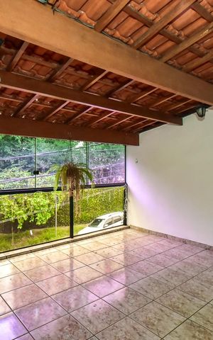Casa à venda com 200m², 3 quartos e 3 vagasVaranda
