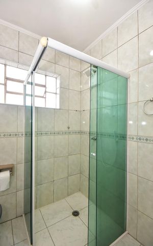 Casa à venda com 200m², 3 quartos e 3 vagasBanheiro