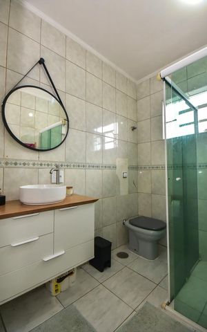 Casa à venda com 200m², 3 quartos e 3 vagasBanheiro