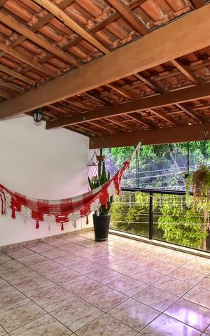 Casa à venda com 200m², 3 quartos e 3 vagasVaranda