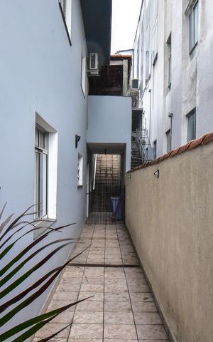 Casa à venda com 200m², 3 quartos e 3 vagasCorredor Externo