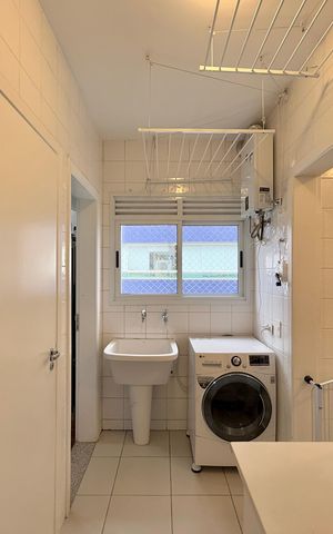 Apartamento à venda com 115m², 3 quartos e 3 vagas Apartamento à venda com 115m², 3 quartos e 3 vagasÁrea de Serviço