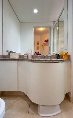 Apartamento à venda com 115m², 3 quartos e 3 vagas Apartamento à venda com 115m², 3 quartos e 3 vagasBanheiro Suíte 2
