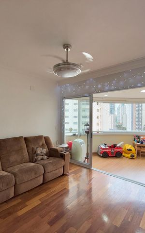 Apartamento à venda com 115m², 3 quartos e 3 vagas Apartamento à venda com 115m², 3 quartos e 3 vagasSala