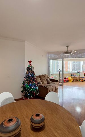 Apartamento à venda com 115m², 3 quartos e 3 vagas Apartamento à venda com 115m², 3 quartos e 3 vagasSala
