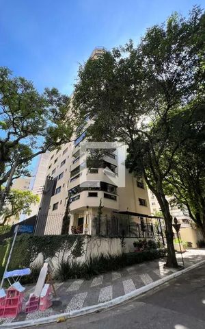 Apartamento à venda com 242m², 3 quartos e 3 vagas Apartamento à venda com 242m², 3 quartos e 3 vagasFachada