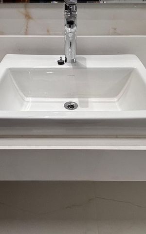 Apartamento à venda com 242m², 3 quartos e 3 vagas Apartamento à venda com 242m², 3 quartos e 3 vagasBanheiro da Suíte 2