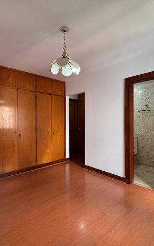 Apartamento à venda com 242m², 3 quartos e 3 vagas Apartamento à venda com 242m², 3 quartos e 3 vagasSuíte 1