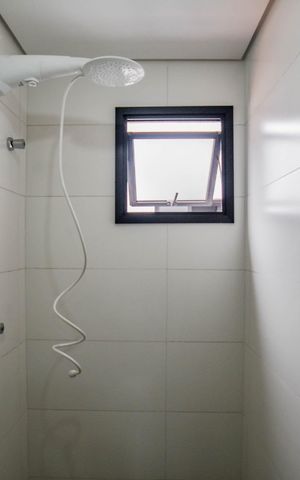 Apartamento à venda com 106m², 2 quartos e 2 vagas Apartamento à venda com 106m², 2 quartos e 2 vagasBanheiro da Suíte