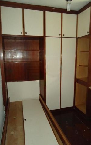 Casa à venda com 195m², 5 quartos e 2 vagas