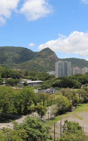 Apartamento à venda com 66m², 2 quartos e 1 vagaSala - Varanda