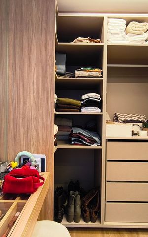 Apartamento à venda com 116m², 2 quartos e 2 vagas Apartamento à venda com 116m², 2 quartos e 2 vagasCloset da Suíte 2