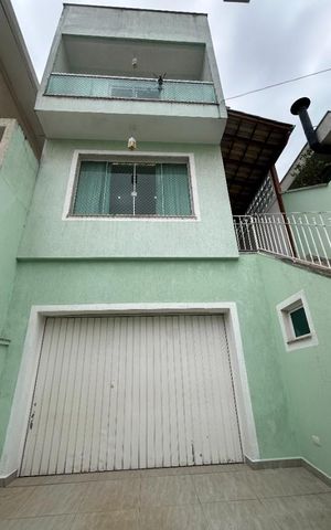 Casa para alugar com 330m², 4 quartos e 3 vagas